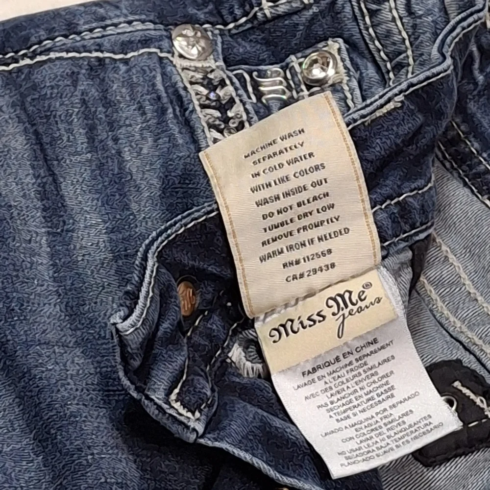 Miss Me Easy Straight Embellished Mid-Rise Blue Jeans Women Size 28 - Picture 16 of 16